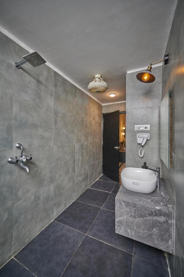 Poshtel Vns Apartment Варанаси Екстериор снимка